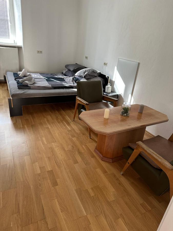 Central Plaza Mini Apartment 1 Bruck an der Leitha-i járás Kültér fotó